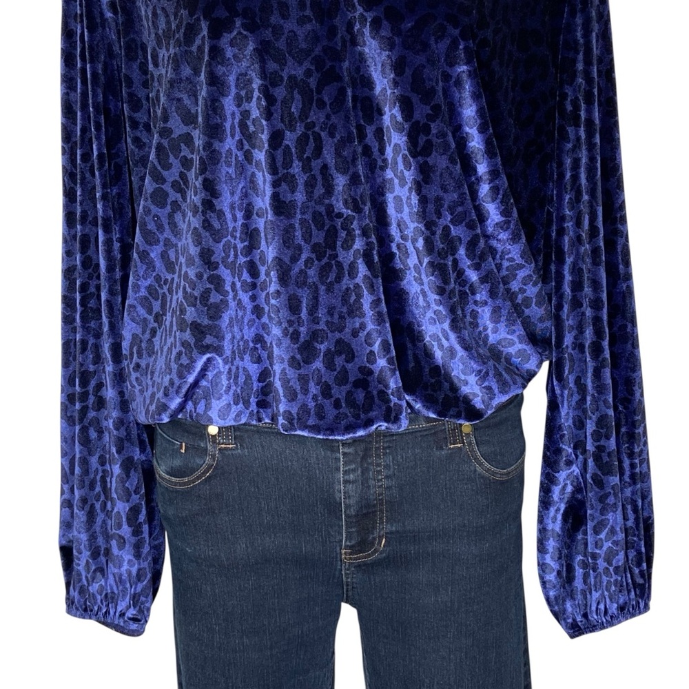 TORRID Velvet Bodysuit Leopard Animal Print Long Sleeve V Neck Blue Size 4 - Picture 4 of 16